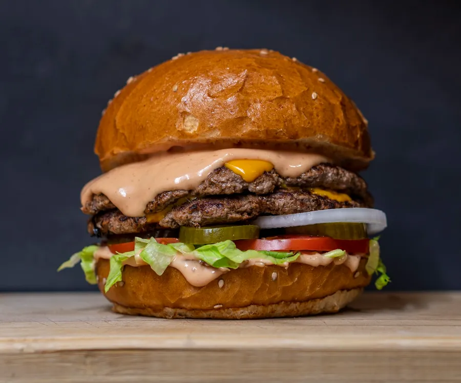 DOUBLE CHEESEBURGER s dvojitým chedarom